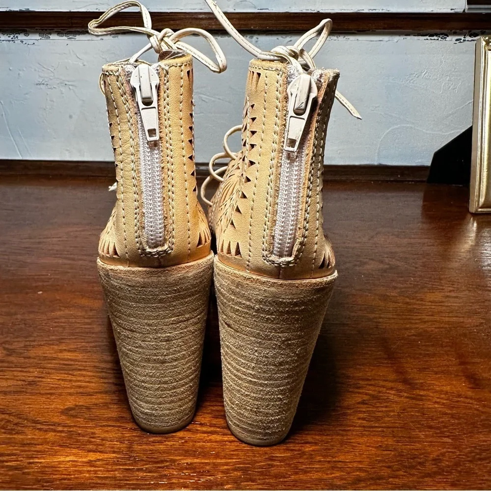 Jeffrey Campbell Rodillo Sandals Wedge Laser Cut Leather Size 7 Beige